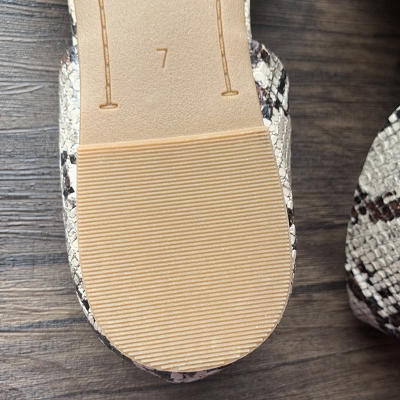 Faux-Snakeskin D'Orsay Flats - Picture 7 of 8